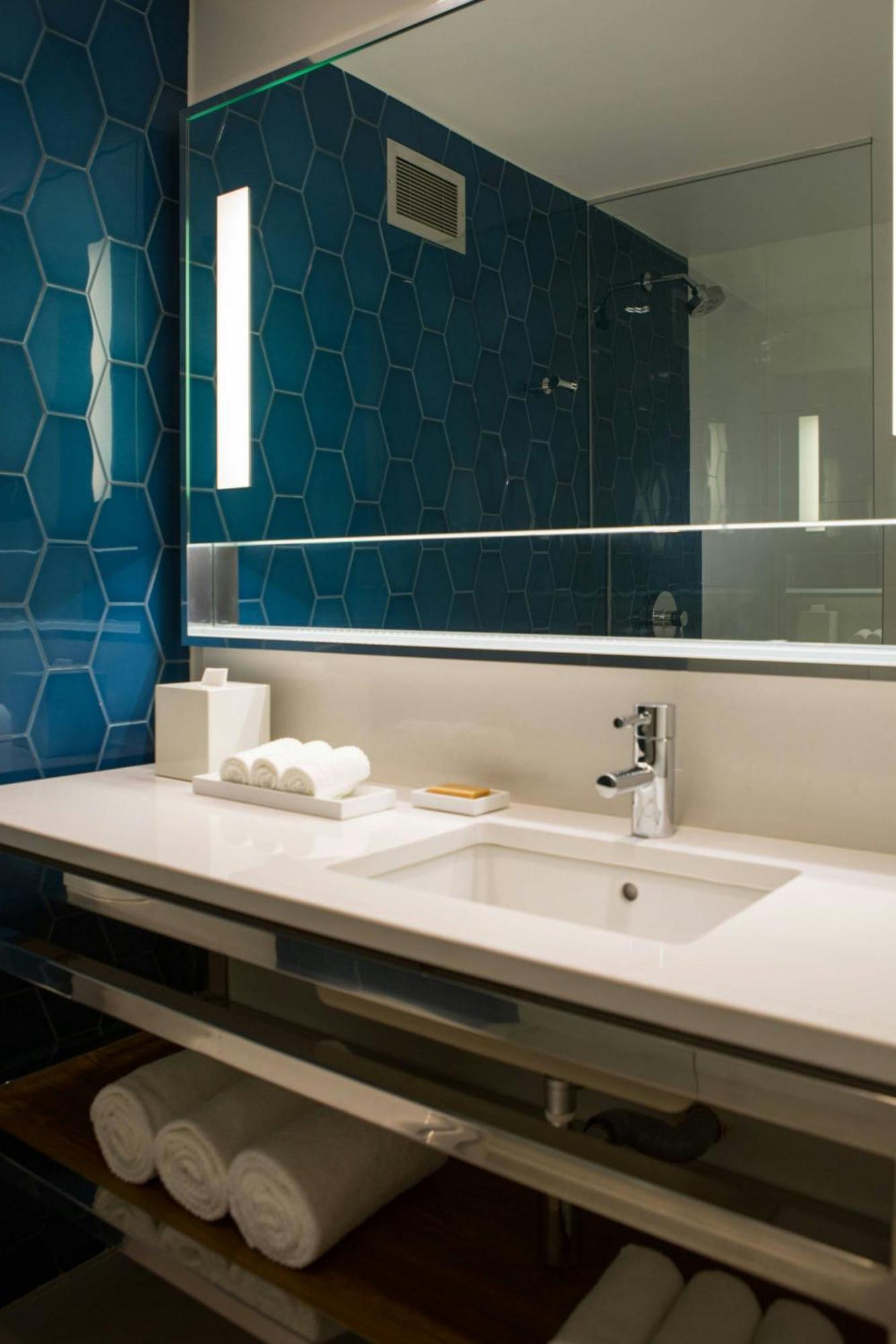 Executive Suite King Bed Adults Only